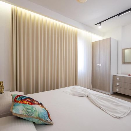 Al Mare Rooms Sarande Bagian luar foto