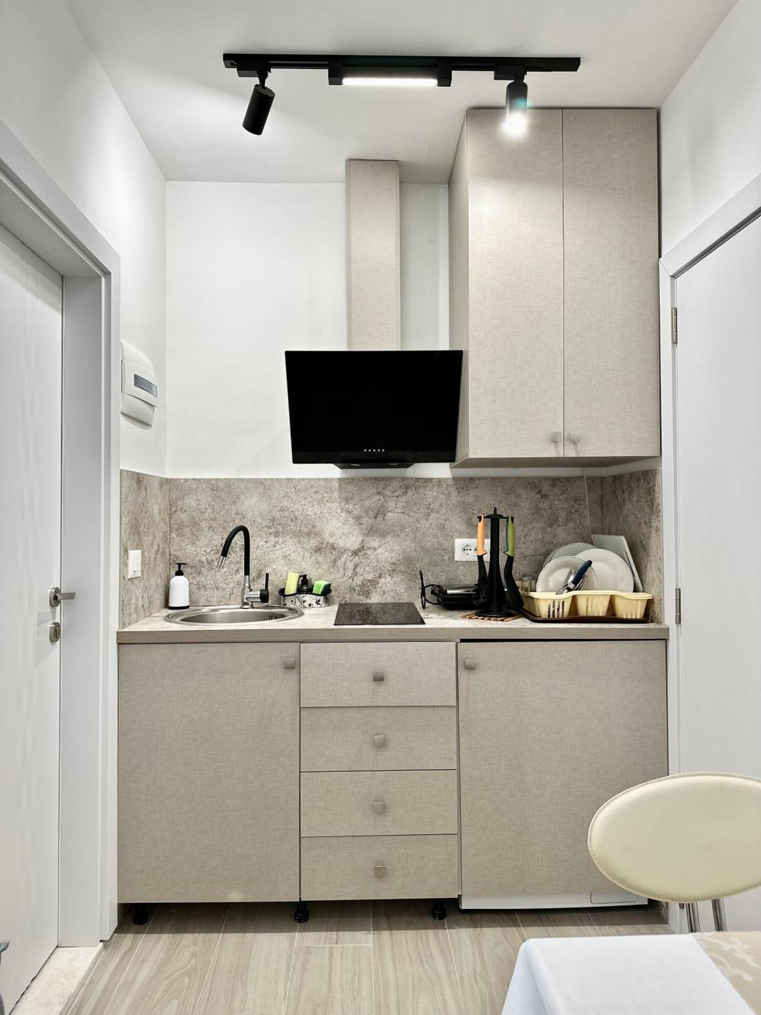 Al Mare Rooms Sarande Bagian luar foto