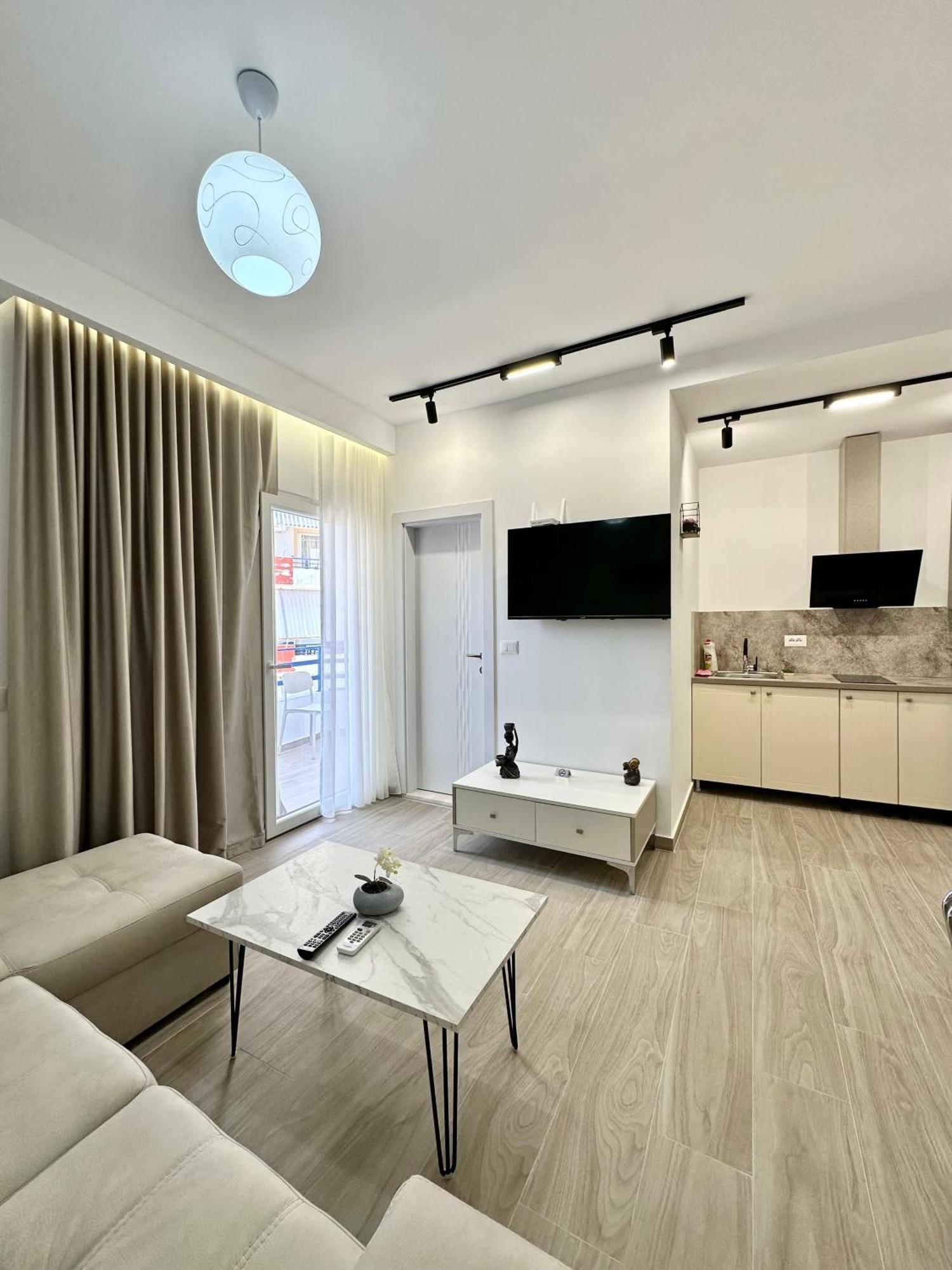 Al Mare Rooms Sarande Bagian luar foto