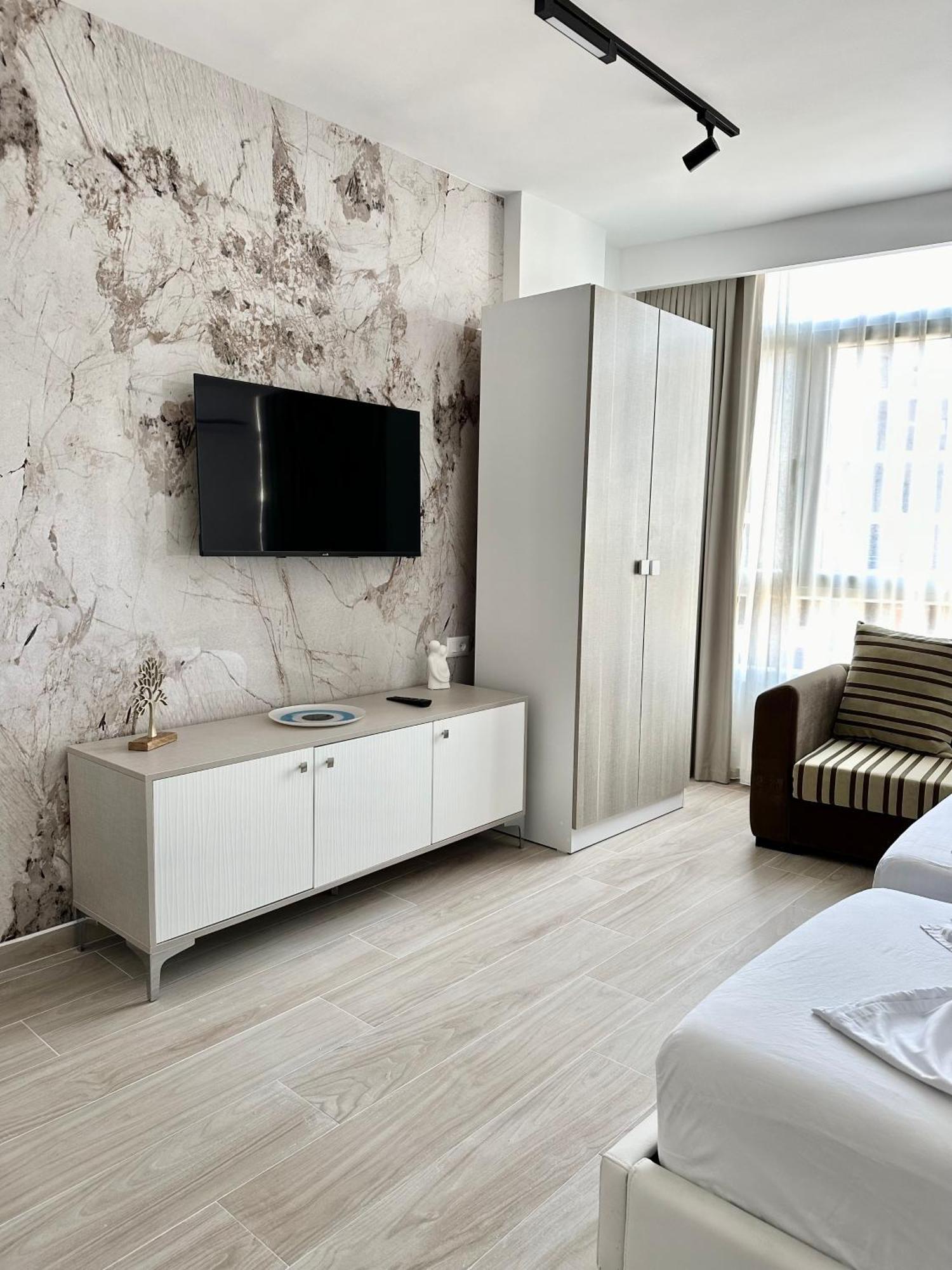 Al Mare Rooms Sarande Bagian luar foto