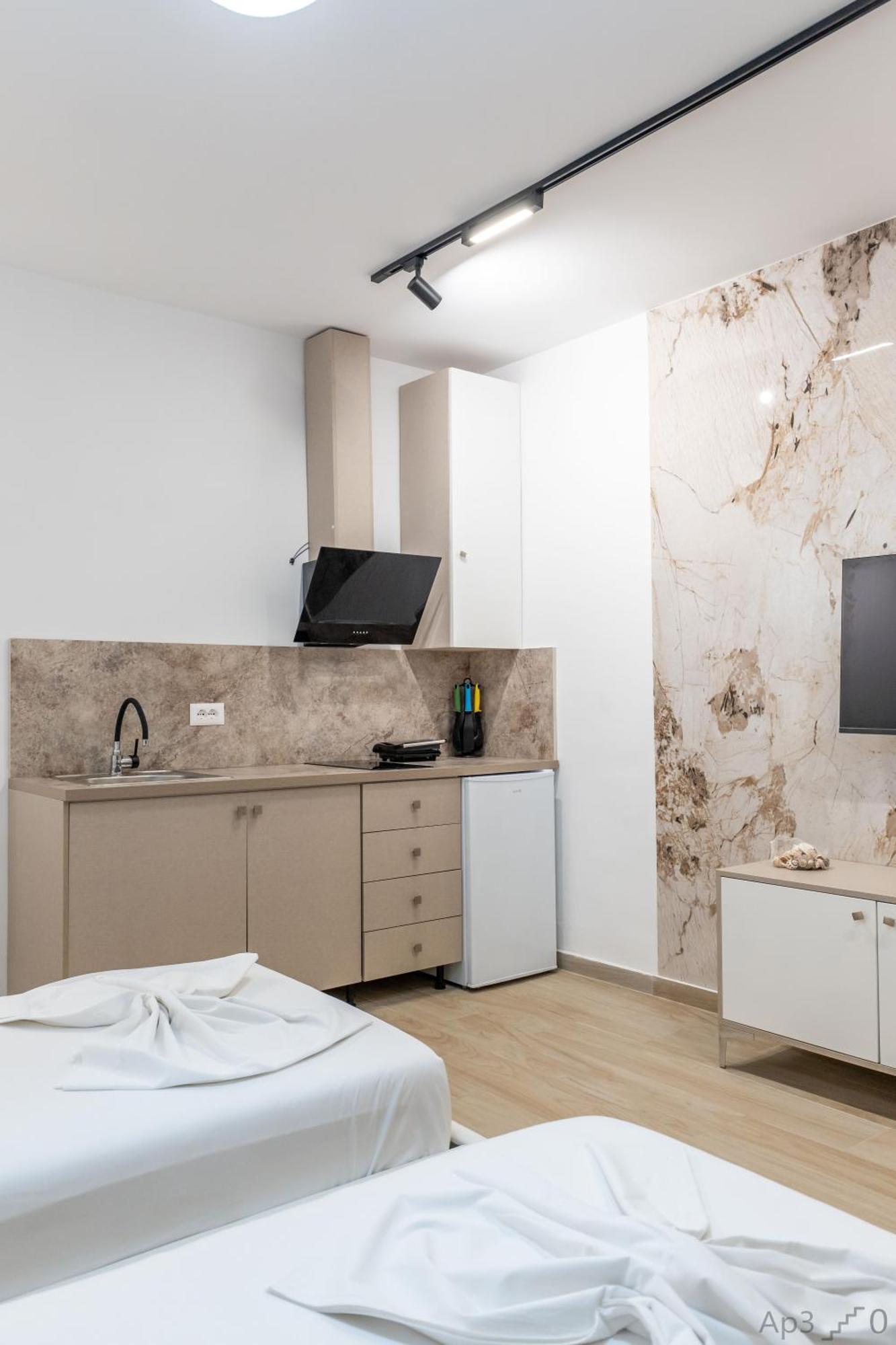 Al Mare Rooms Sarande Bagian luar foto