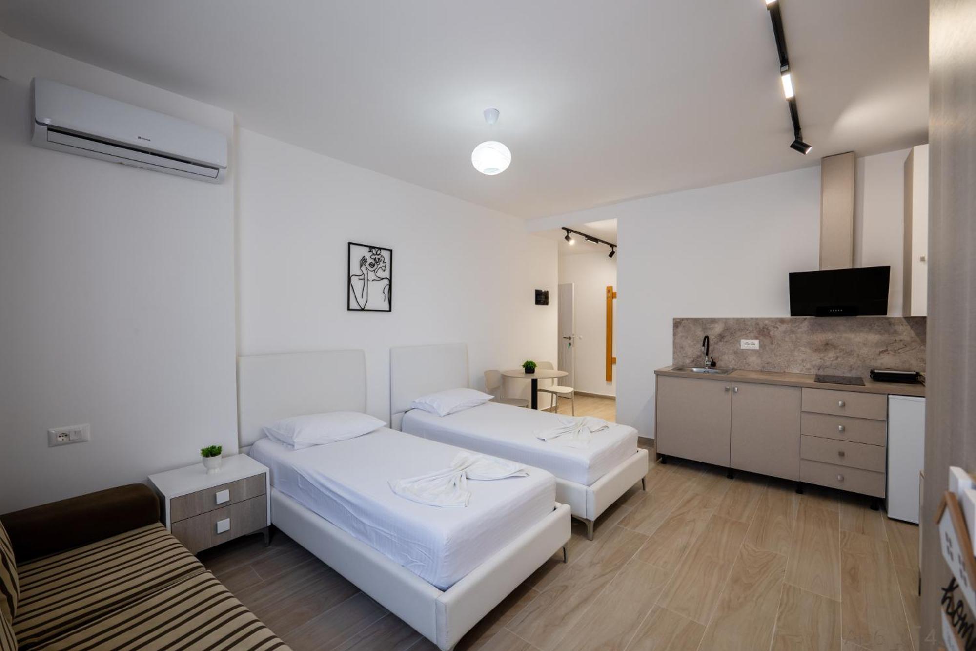 Al Mare Rooms Sarande Bagian luar foto