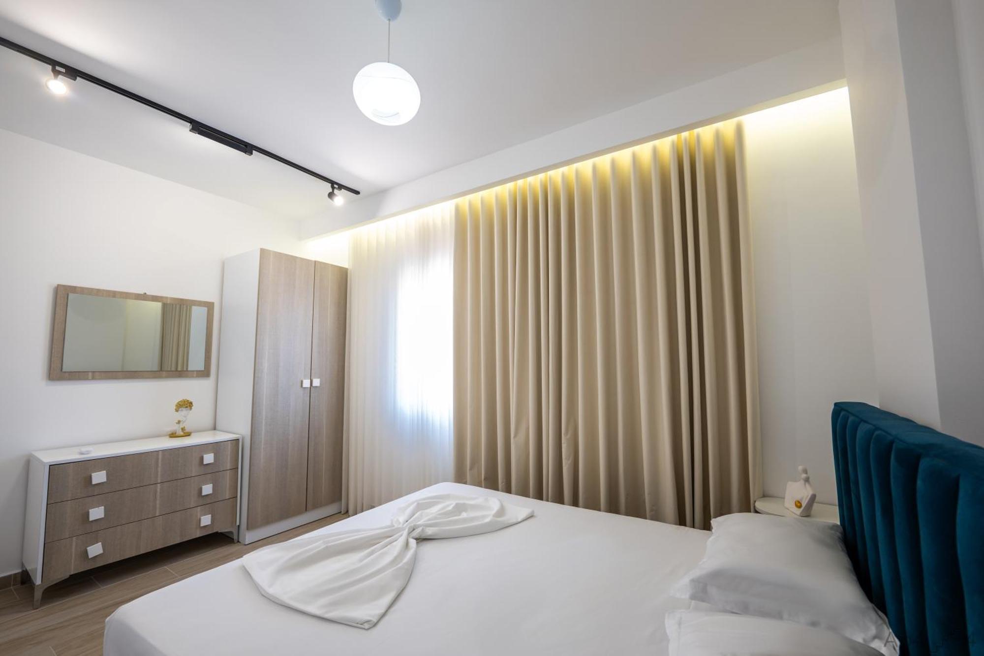 Al Mare Rooms Sarande Bagian luar foto